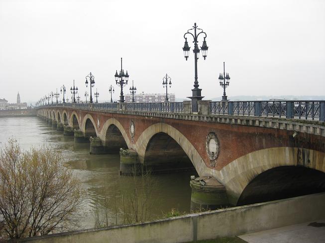 bordeaux pont pierre