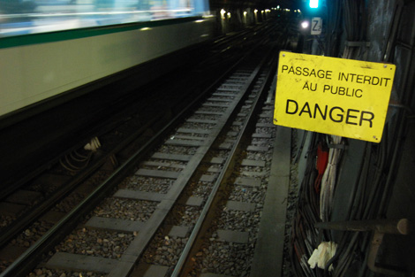 métro paris danger